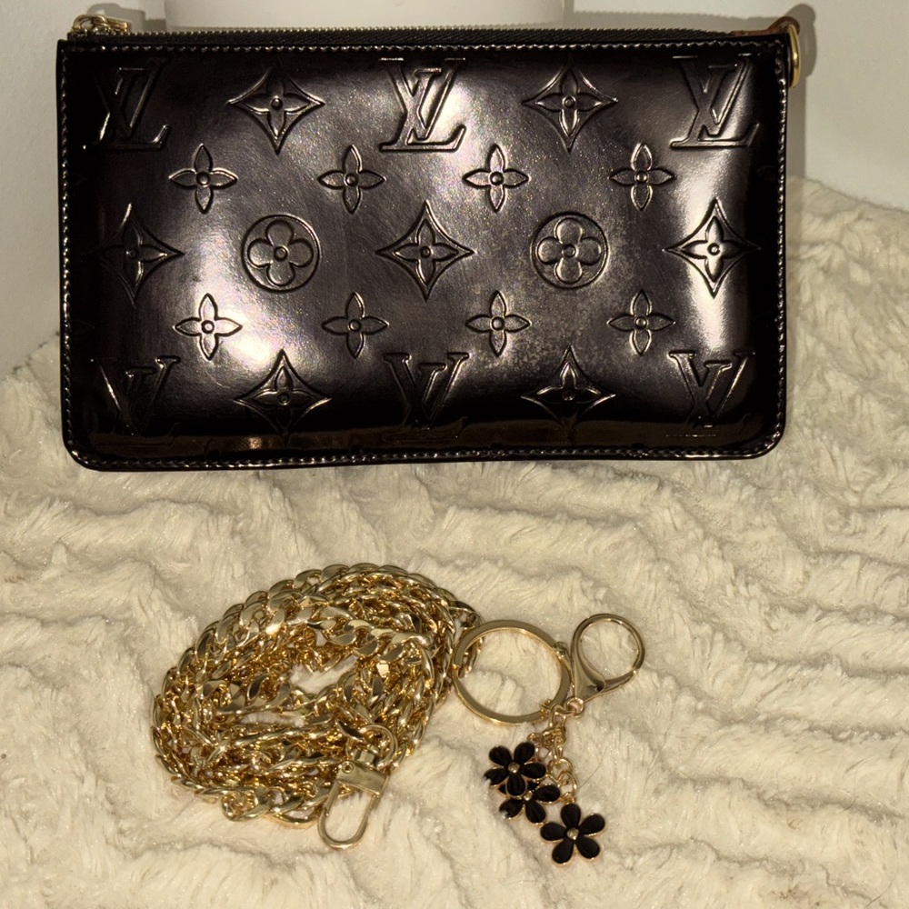Authentic Louis Vuitton Monogram Vernis Lexington Crossbody Bag